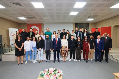 Aile ve Sosyal Hizmetler Bakanlığı tarafından, Muğla’da evlilik kredisi almaya hak kazanan gençlere Evlilik Öncesi Eğitim verildi. 